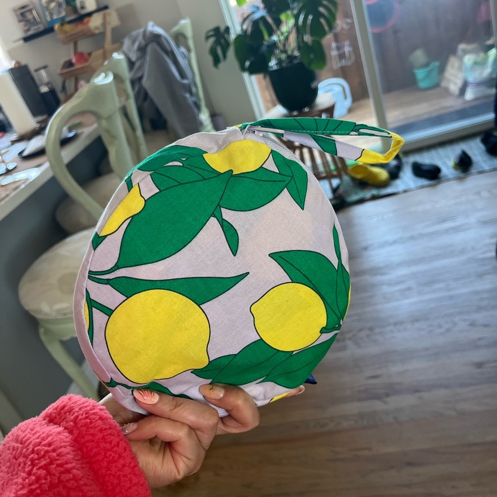 Baggu lemon print packable sun hat